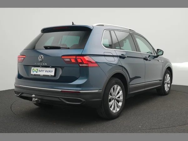 VOLKSWAGEN Tiguan (2021) — foto 12 van 28