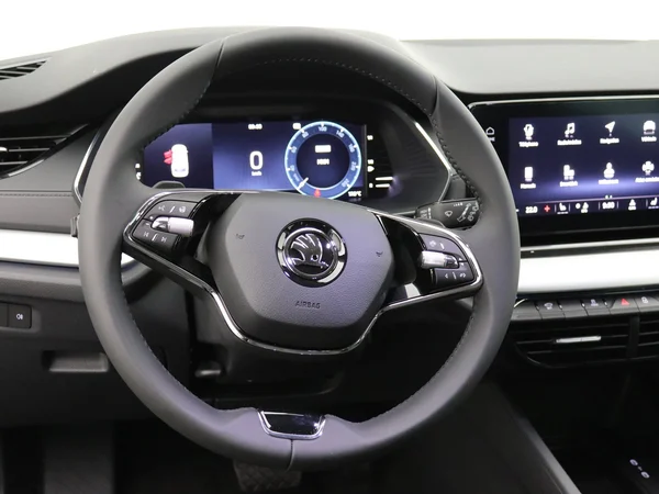 SKODA Octavia Combi (2024) — foto 15 van 27