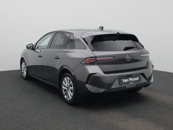 Opel Astra (2023) — foto 12 van 38