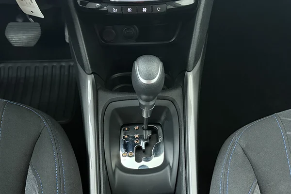 Peugeot 2008 (2019) — foto 4 van 22