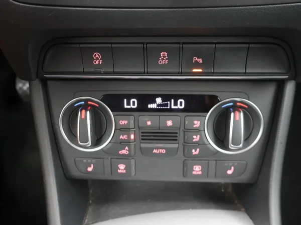Audi Q3 (2018) — foto 22 van 29