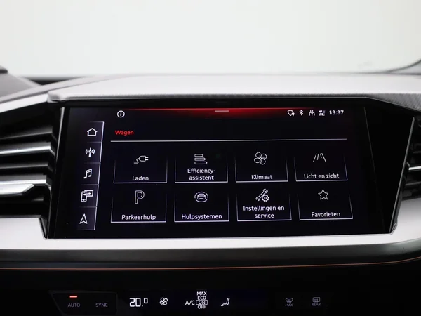 Audi Q4 e-tron (2022) — foto 20 van 45