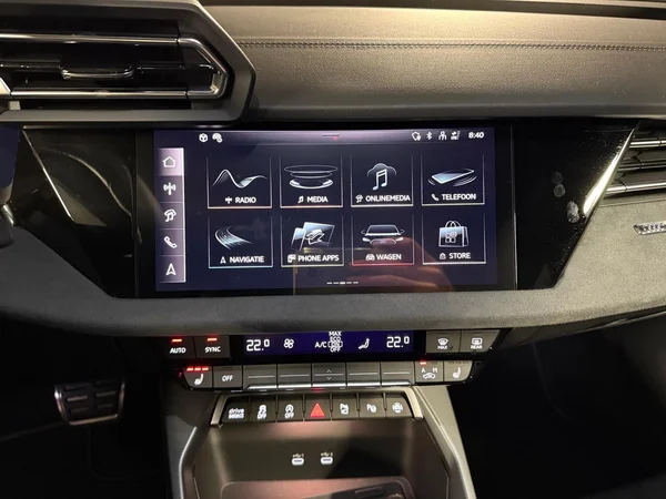 AUDI A3 Alltstreet (2024) — foto 4 van 32