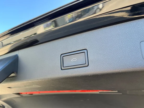 VOLKSWAGEN Golf VIII SW (2024) — foto 21 van 22