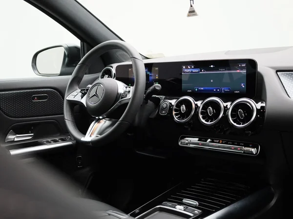 Mercedes-Benz GLA (2025) — foto 39 van 50