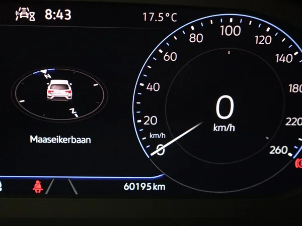 VOLKSWAGEN T-Roc (2022) — foto 9 van 22