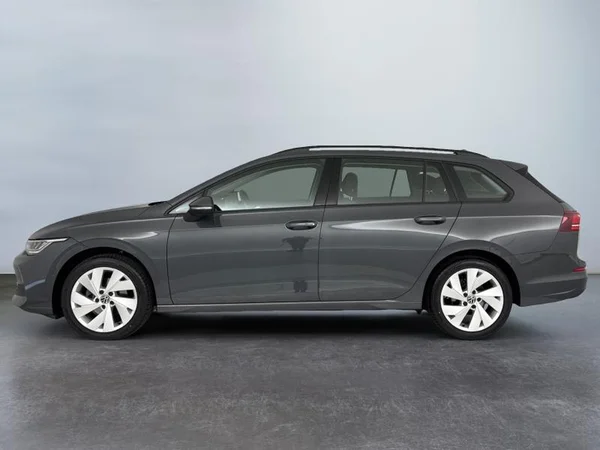 VOLKSWAGEN Golf VIII SW (2024) — foto 20 van 24