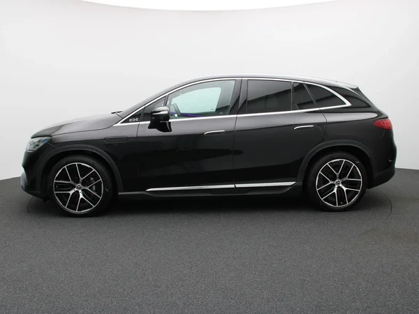 Mercedes-Benz EQE (2023) — foto 22 van 27