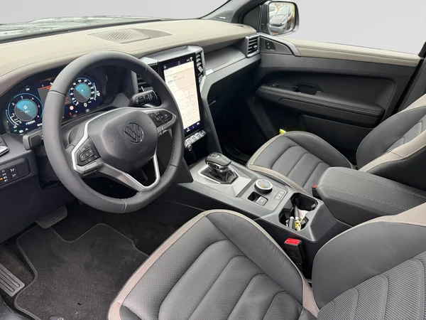 VOLKSWAGEN Amarok Double Cab (2026) — foto 2 van 22