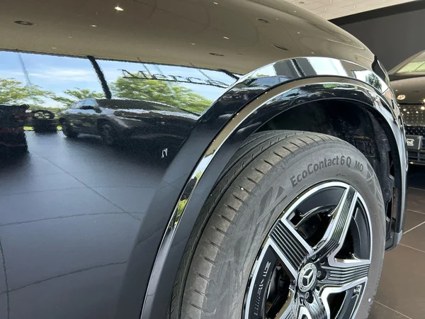 Mercedes-Benz GLC (2024) — foto 8 van 19