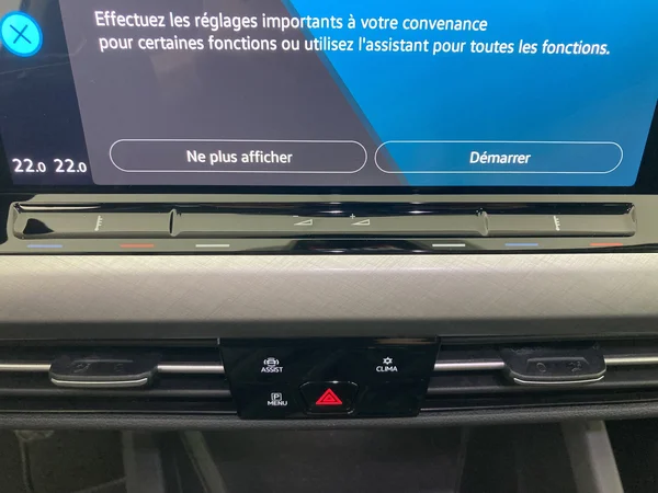 VOLKSWAGEN Golf Variant VIII (2023) — foto 28 van 36