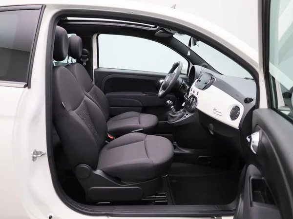Fiat 500C (2023) — foto 31 van 40