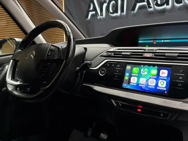Citroen C4 (2019) — foto 8 van 27