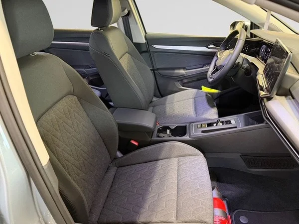 VOLKSWAGEN Golf VIII (2026) — foto 8 van 21