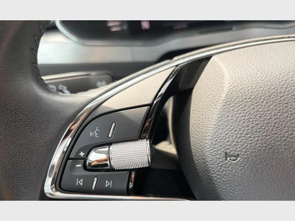 Skoda Superb Combi (2023) — foto 10 van 27