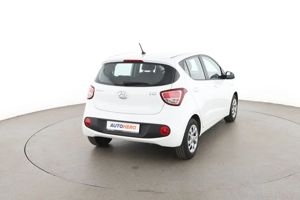 Hyundai i10 (2019) — foto 12 van 16
