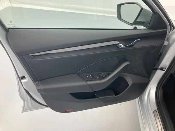 SKODA Octavia Combi (2022) — foto 10 van 36
