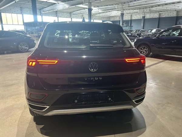 Volkswagen T-Roc (2023) — foto 15 van 20