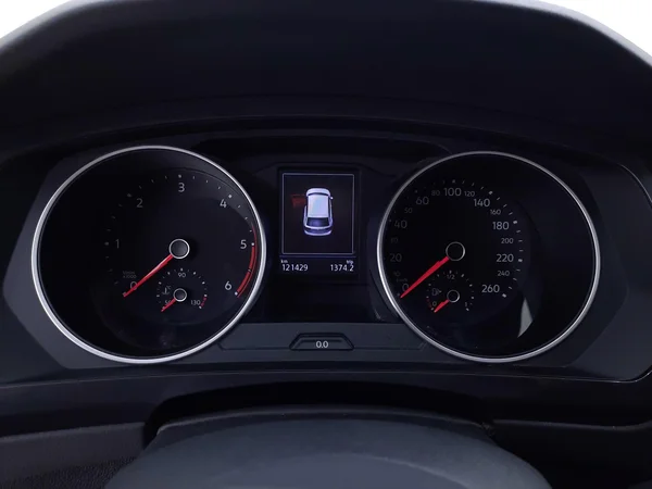 Volkswagen Tiguan (2023) — foto 2 van 37