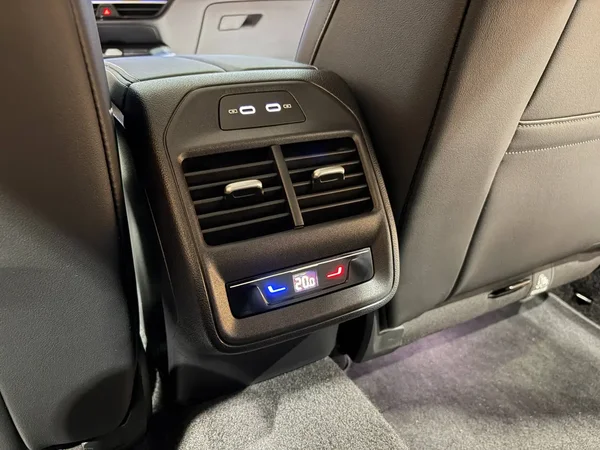 Volkswagen Passat (2024) — foto 17 van 31