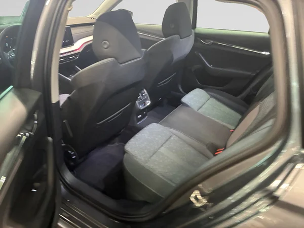 SKODA Octavia Combi (2024) — foto 13 van 24