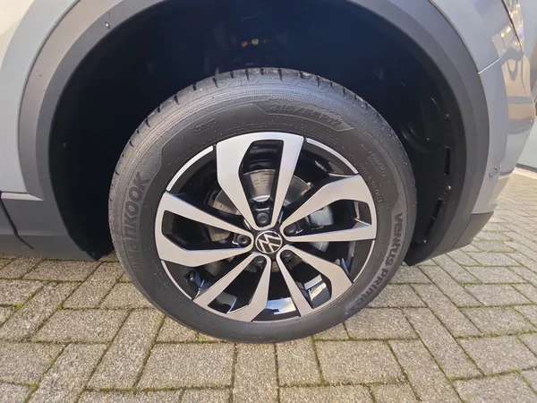 VOLKSWAGEN T-Roc (2025) — foto 13 van 24
