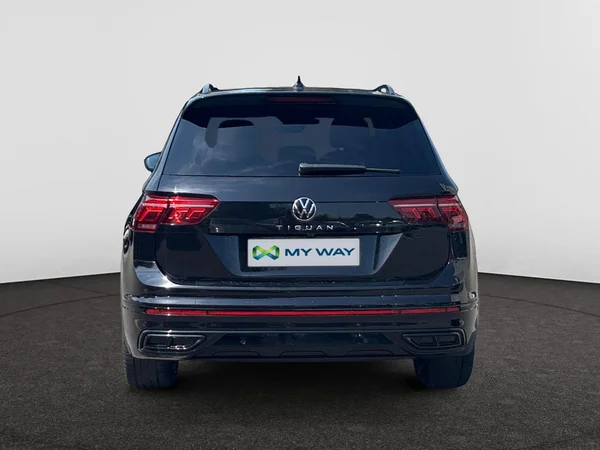 VOLKSWAGEN Tiguan (2023) — foto 2 van 22