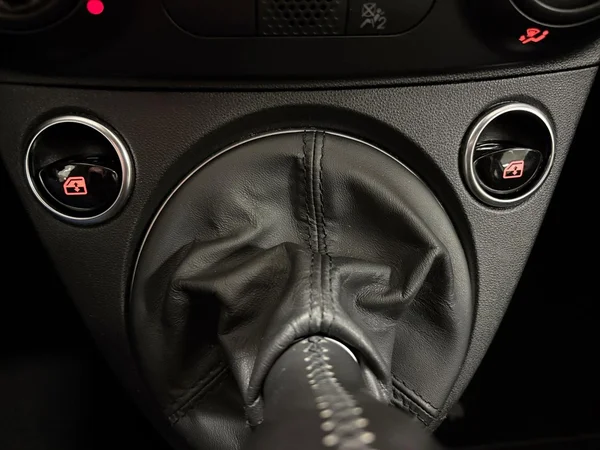 ABARTH 595C (2019) — foto 6 van 15