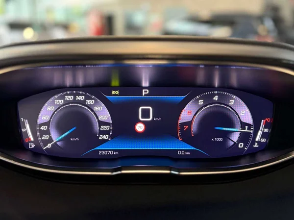 Peugeot 5008 (2023) — foto 14 van 22