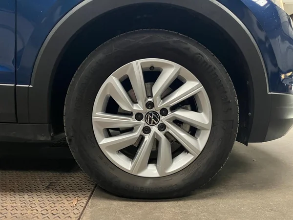 VOLKSWAGEN T-Cross (2023) — foto 9 van 17