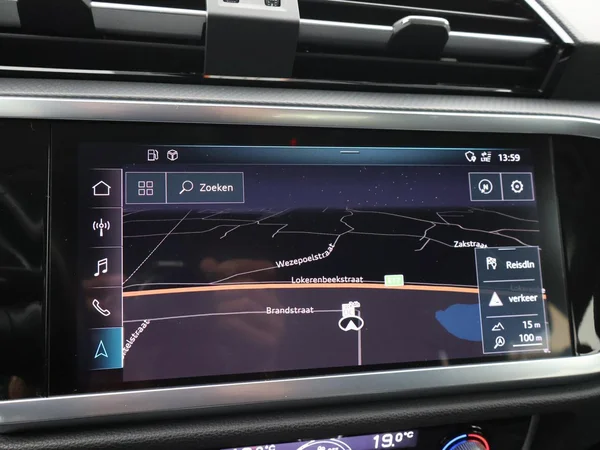 AUDI Q3 (2019) — foto 4 van 31