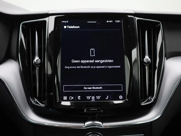 Volvo XC60 (2021) — foto 16 van 44