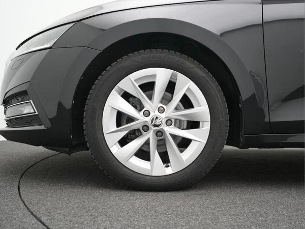 SKODA Octavia Combi (2021) — foto 38 van 41