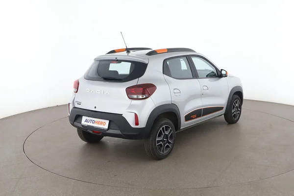 Dacia Spring (2023) — foto 13 van 17