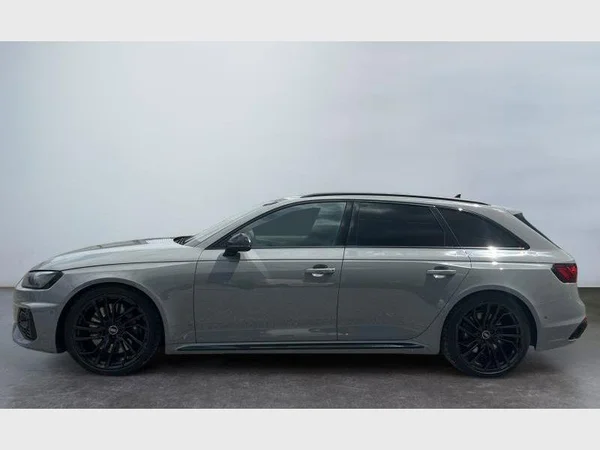 Audi RS4 Avant (2023) — foto 27 van 29