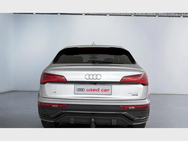 Audi Q5 (2022) — foto 34 van 40