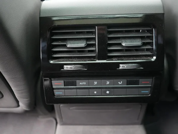 VOLKSWAGEN Touareg eHybrid (PHEV) (2023) — foto 4 van 23