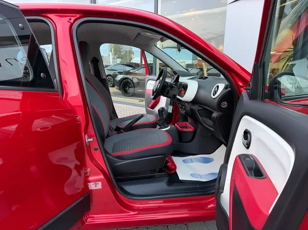 Renault Twingo (2015) — foto 4 van 18