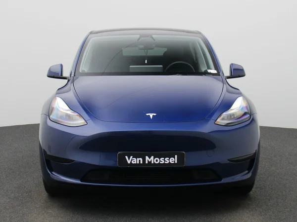 Tesla Model Y (2023) — foto 23 van 43