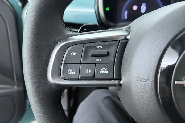 Fiat 600 (2025) — foto 6 van 19