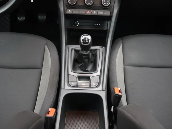 SKODA Karoq (2023) — foto 13 van 29