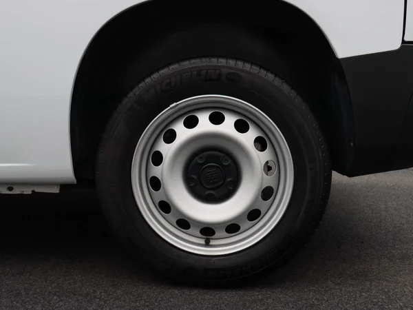 Fiat Doblò (2023) — foto 38 van 39
