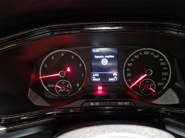 VOLKSWAGEN T-Cross (2021) — foto 13 van 20