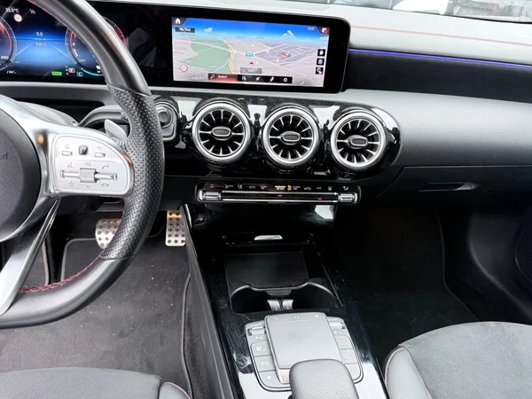 Mercedes-Benz CLA (2022) — foto 3 van 18