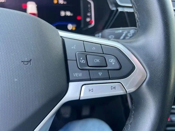 VOLKSWAGEN Touran Dsl (2024) — foto 13 van 26