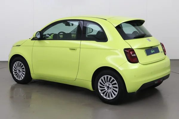 Fiat E-500 (2024) — foto 13 van 19