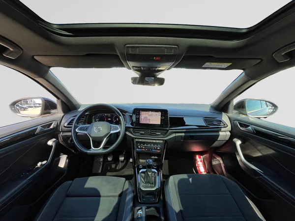 VOLKSWAGEN T-Roc (2023) — foto 18 van 24