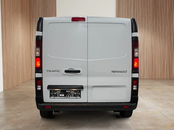 Renault Trafic (2021) — foto 23 van 25