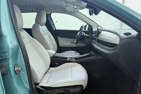 Fiat 600 (2025) — foto 17 van 19