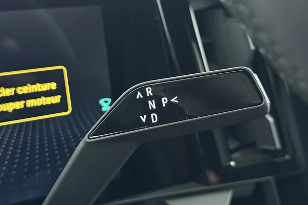 Renault E-Megane E-Tech (2022) — foto 16 van 35